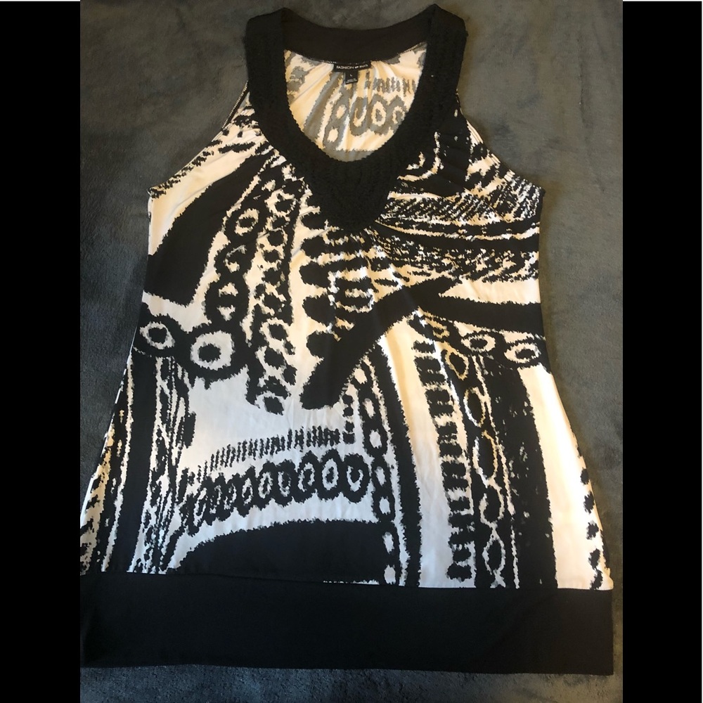 Women’s sleeveless tunic